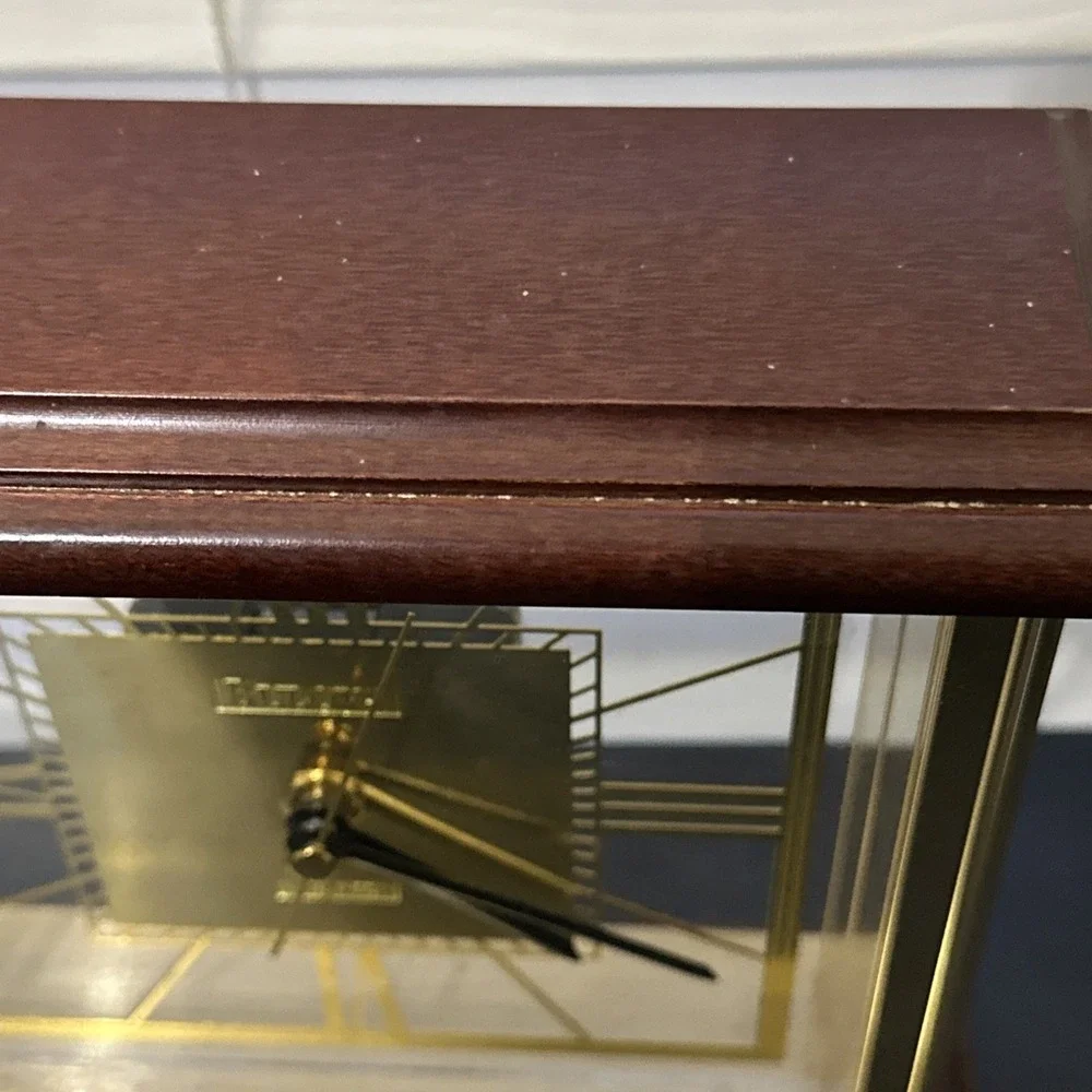 Bulova Vintage Quartz Desk Mantle Clock ‎ 8x8 Gold And Cherry